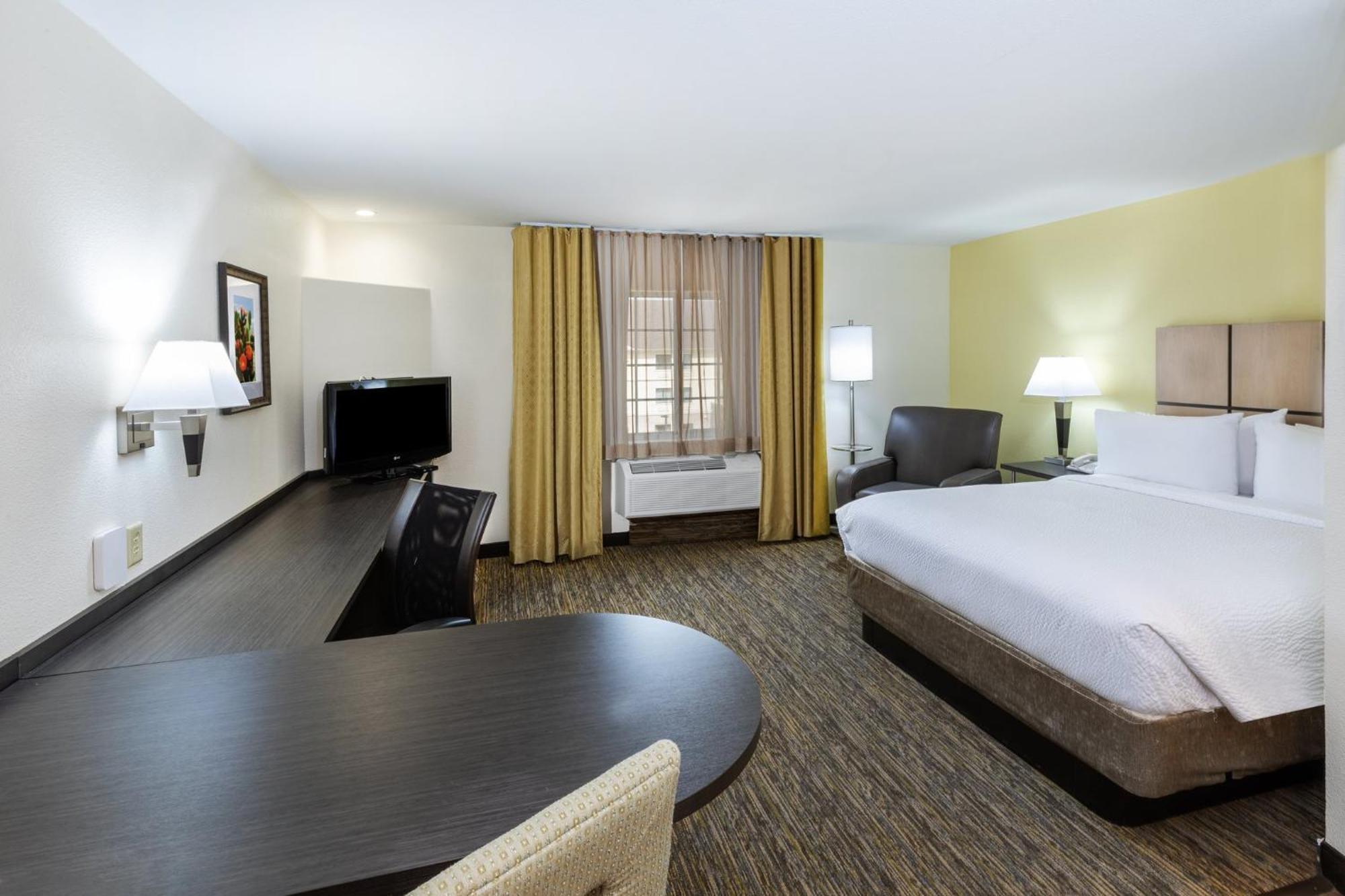 Hotel Candlewood By Ihg 3*