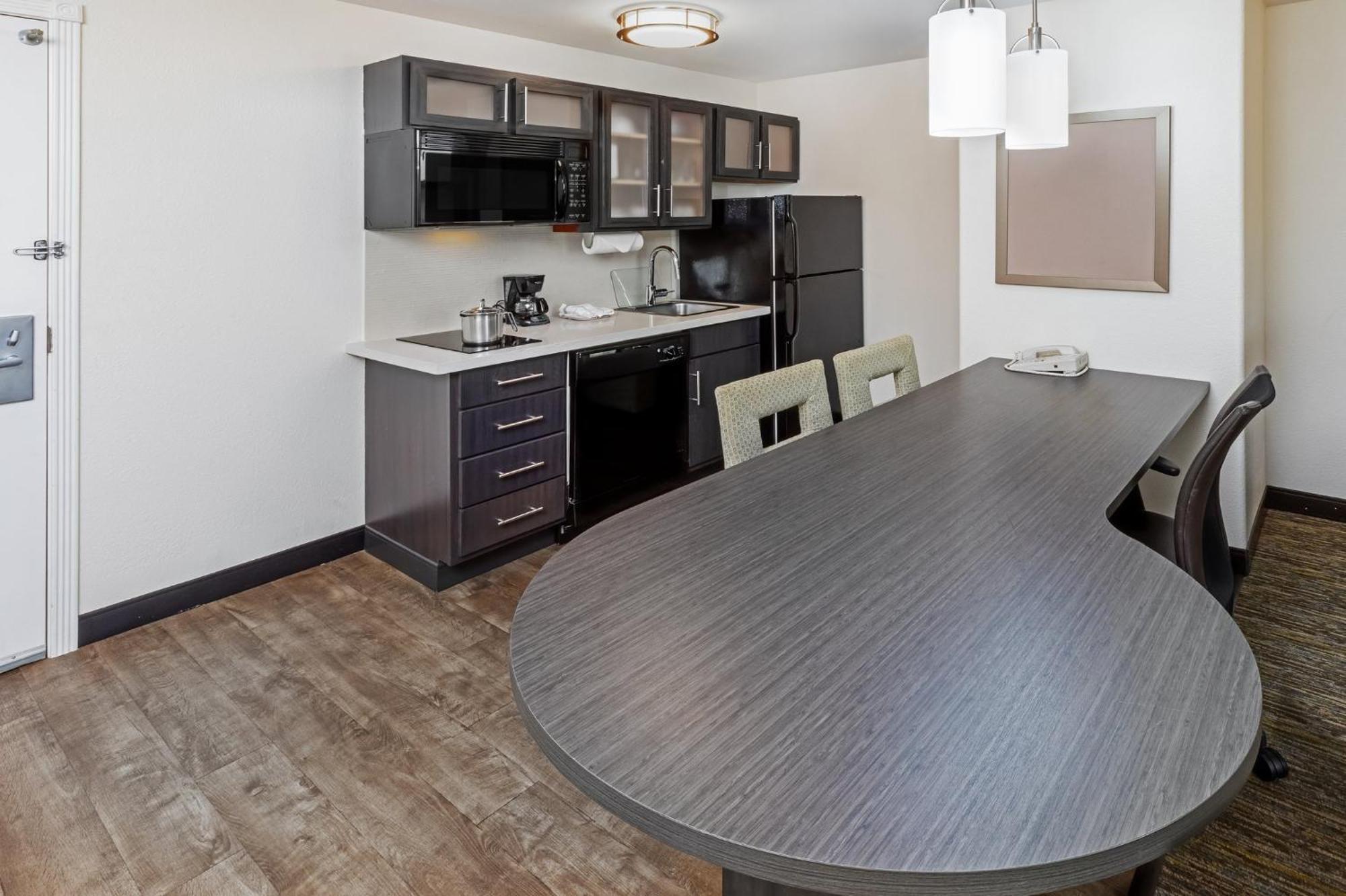 Candlewood By Ihg 3*