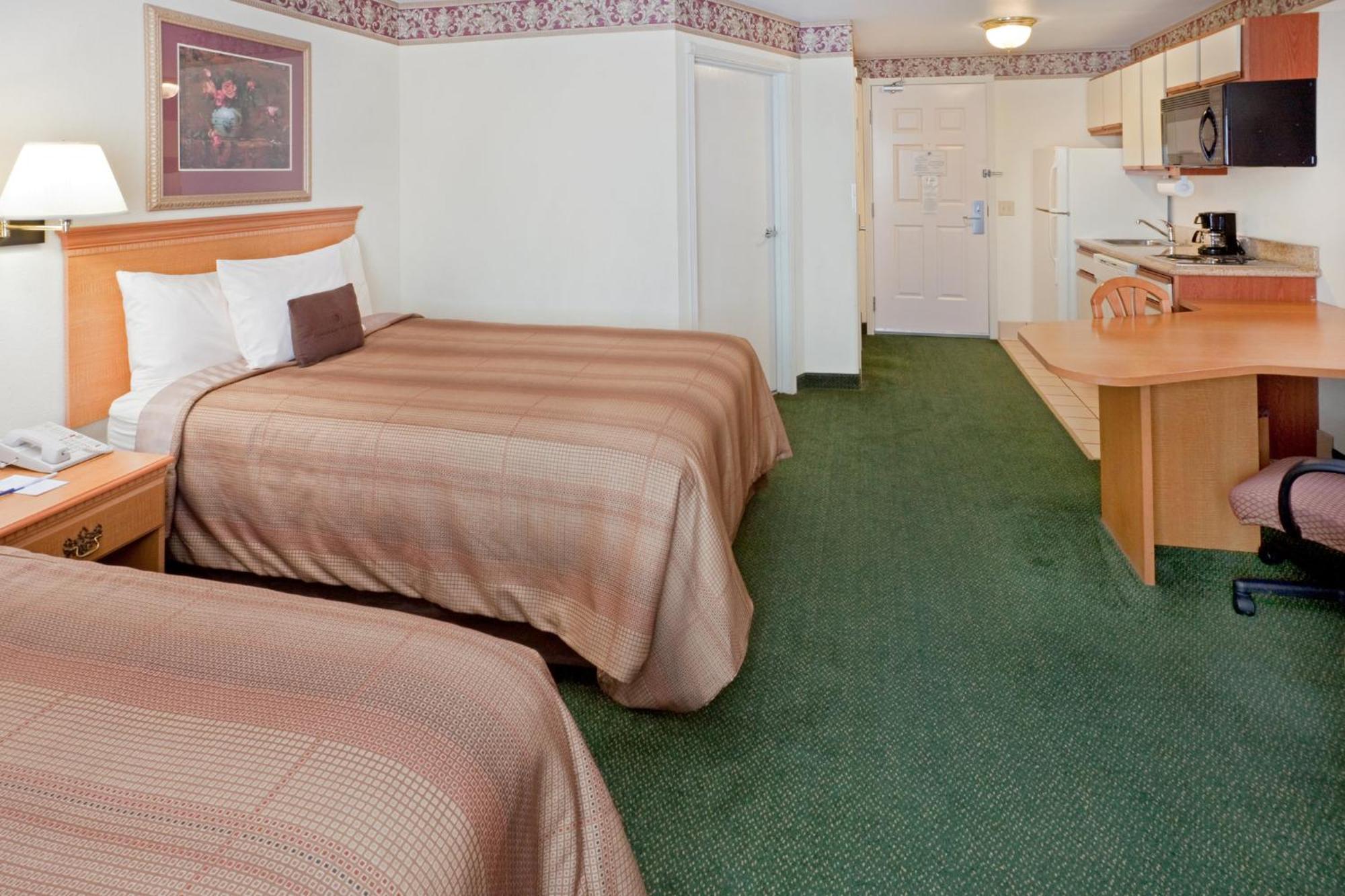Hotel Candlewood By Ihg 3*