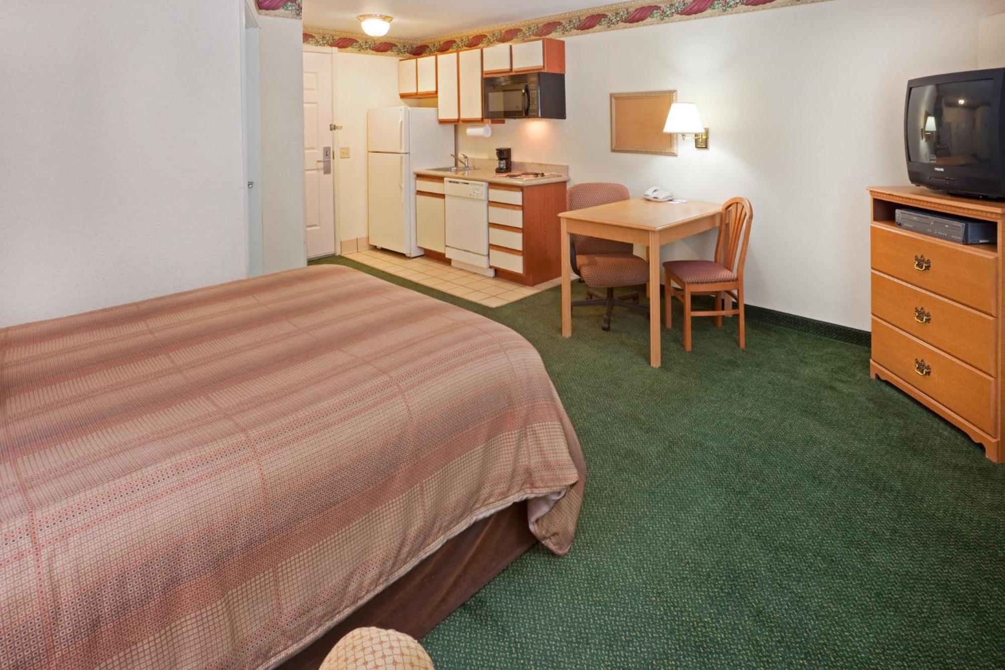 Candlewood By Ihg