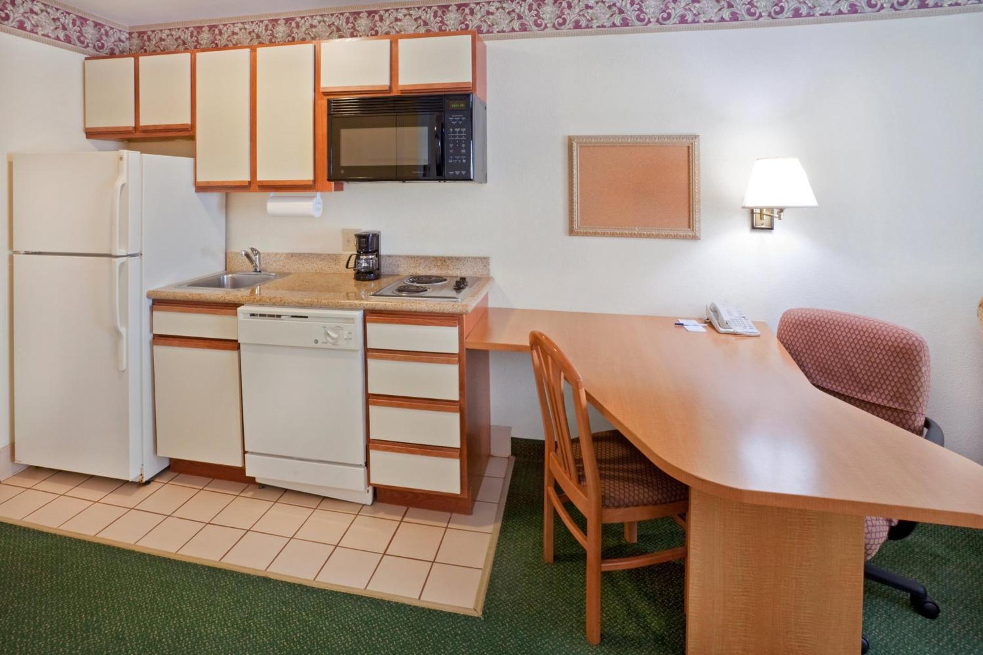 Candlewood By Ihg 3*